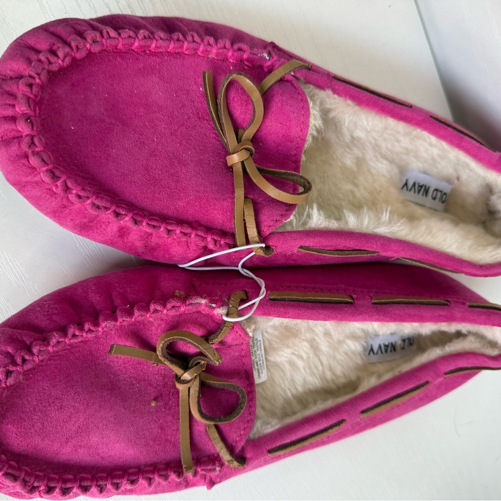 Old Navy Hot Pink Faux-Fur Lined Moccasin Slippers